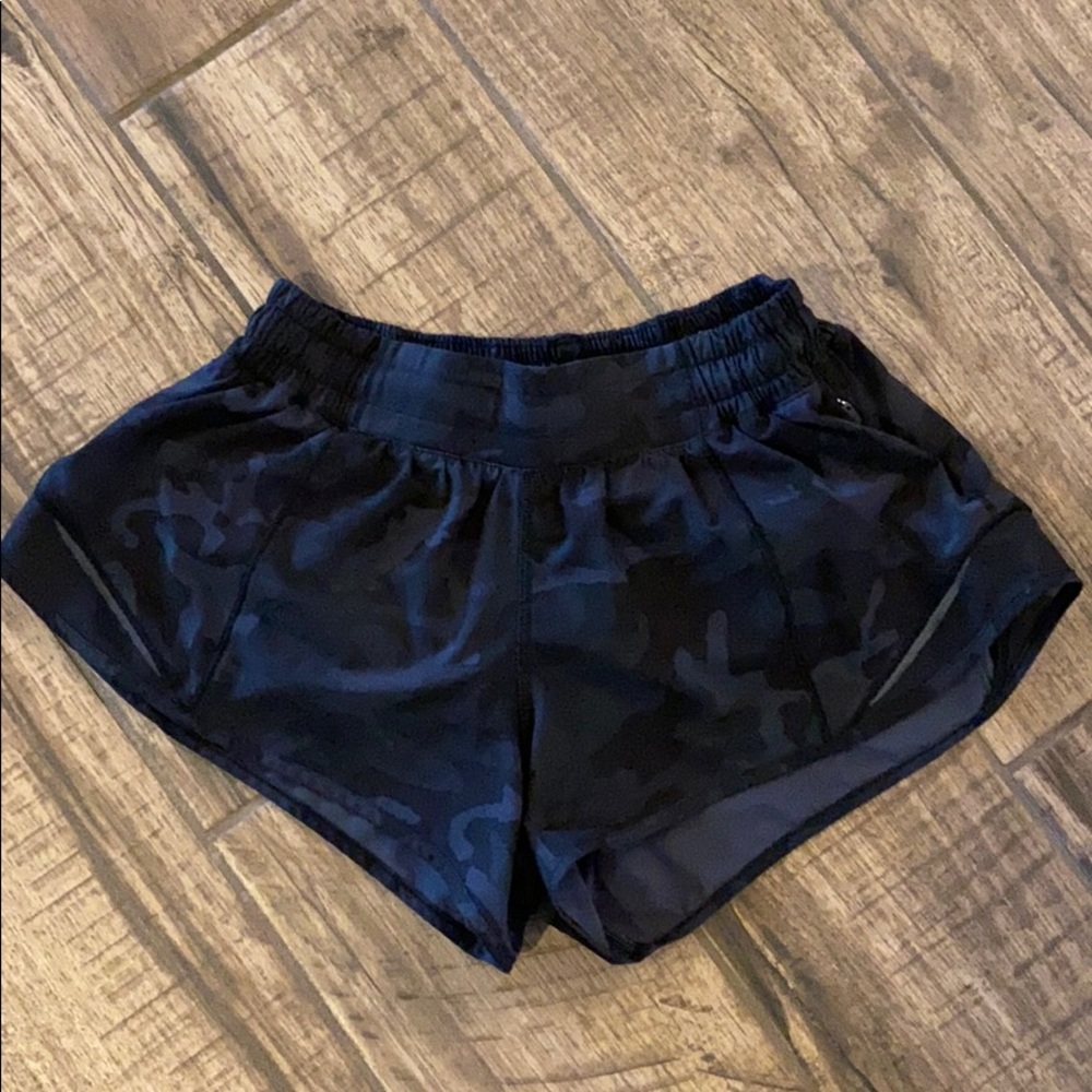 Lululemon shorts camo